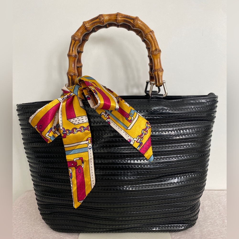 GUCCI PATENT LEATHER BAMBOO HANDBAG